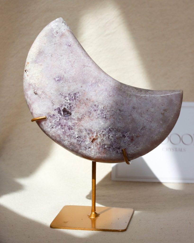 roze amethist maan op standaard