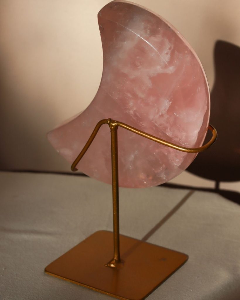 rozenkwarts maan op standaard