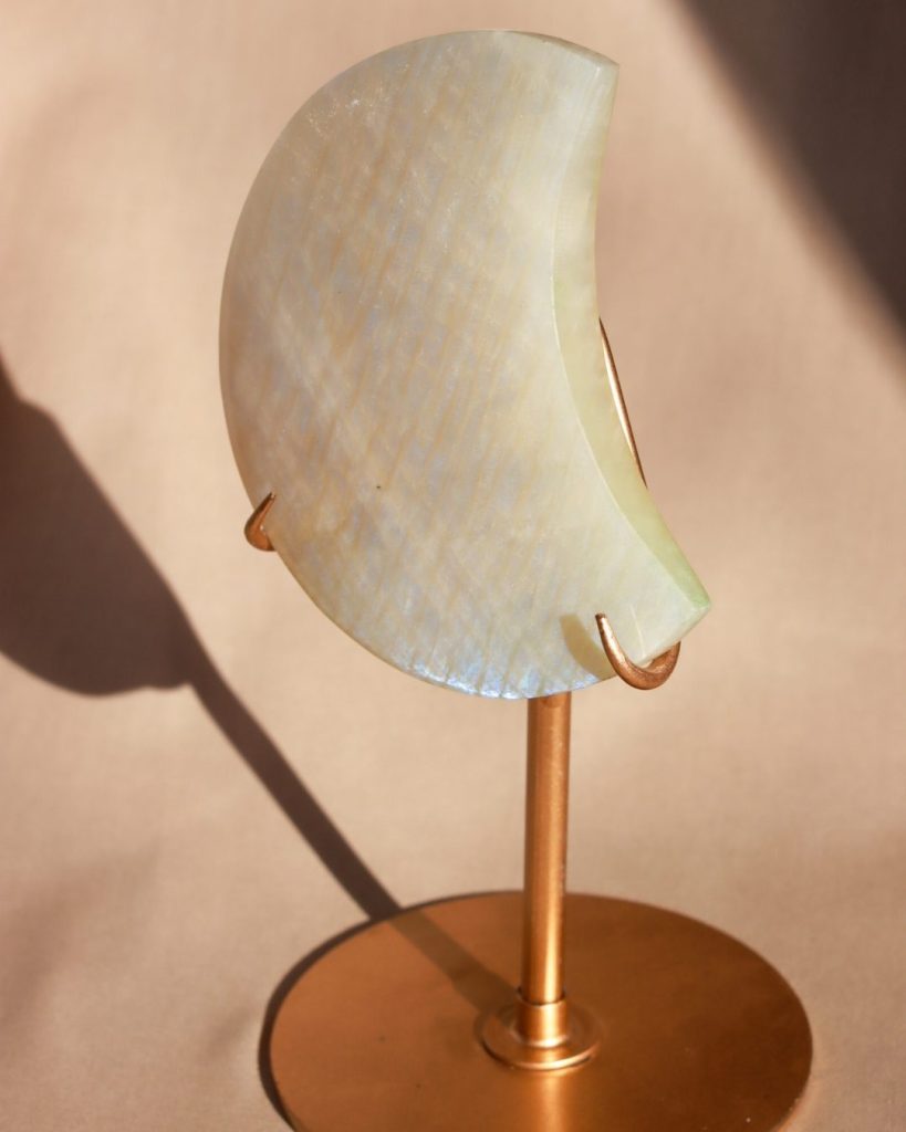 maansteen maan op standaard