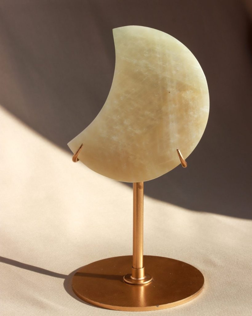 maansteen maan op standaard