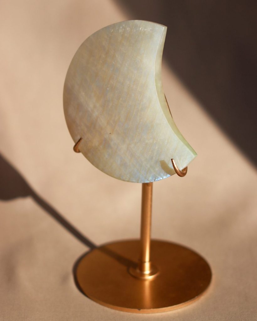 maansteen maan op standaard