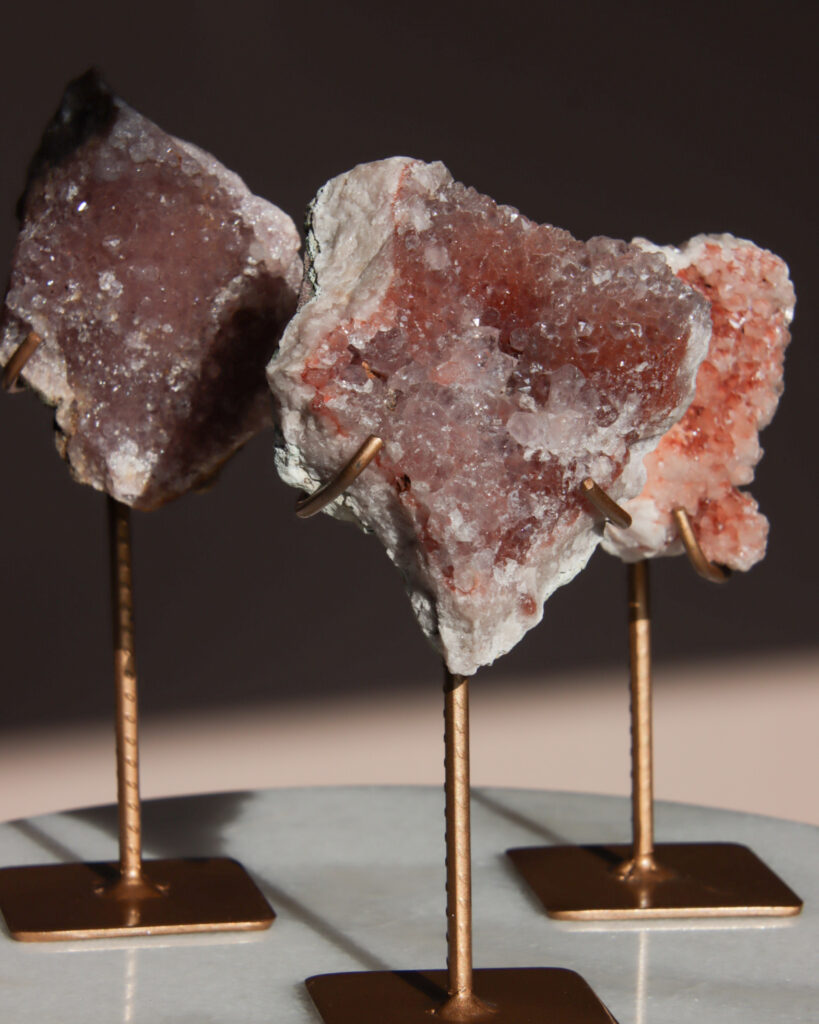 roze-amethist-cluster-op-standaard_0874