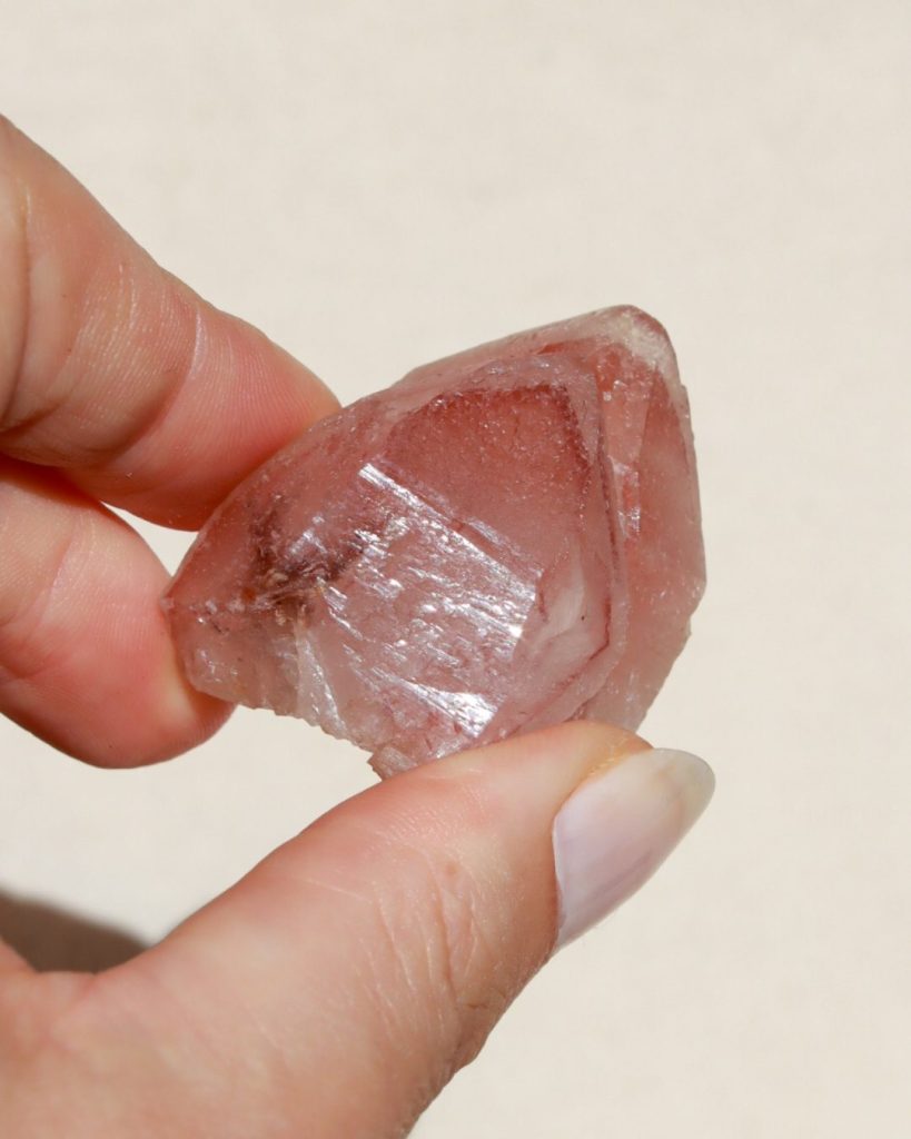 rode lemurische kwarts punt