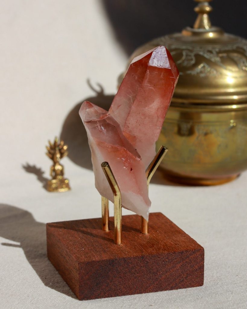 scarlet lemurische kwarts punt