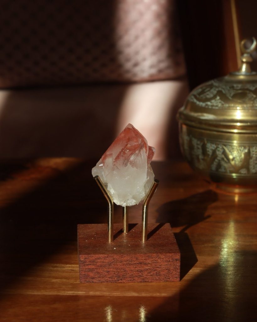 scarlet lemurische kwarts punt