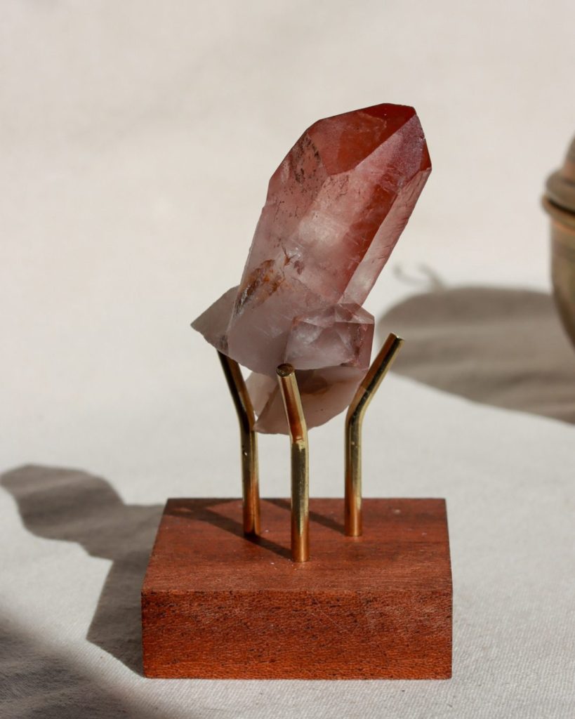 scarlet lemurische kwarts punt