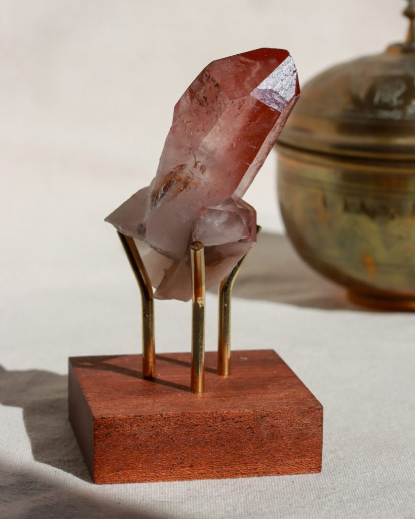 scarlet lemurische kwarts punt