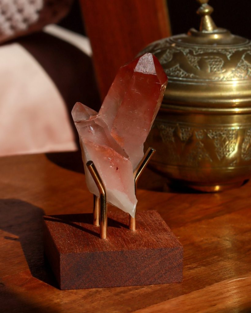 scarlet lemurische kwarts punt