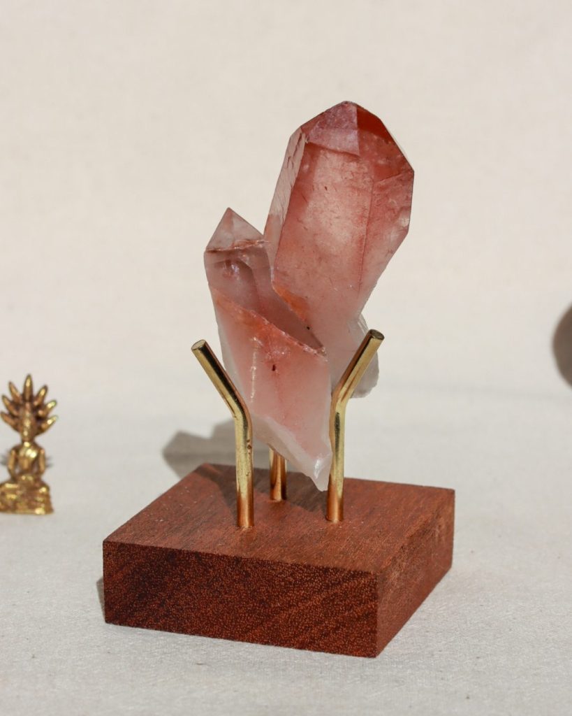 scarlet lemurische kwarts punt