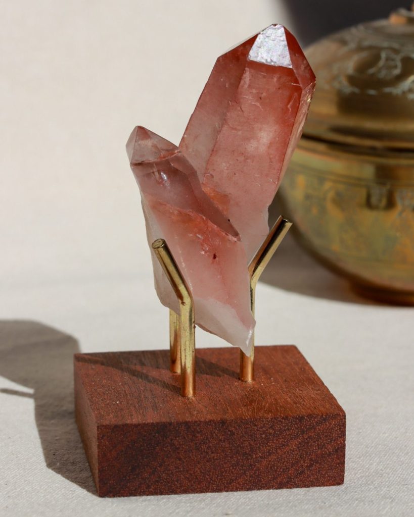 scarlet lemurische kwarts punt