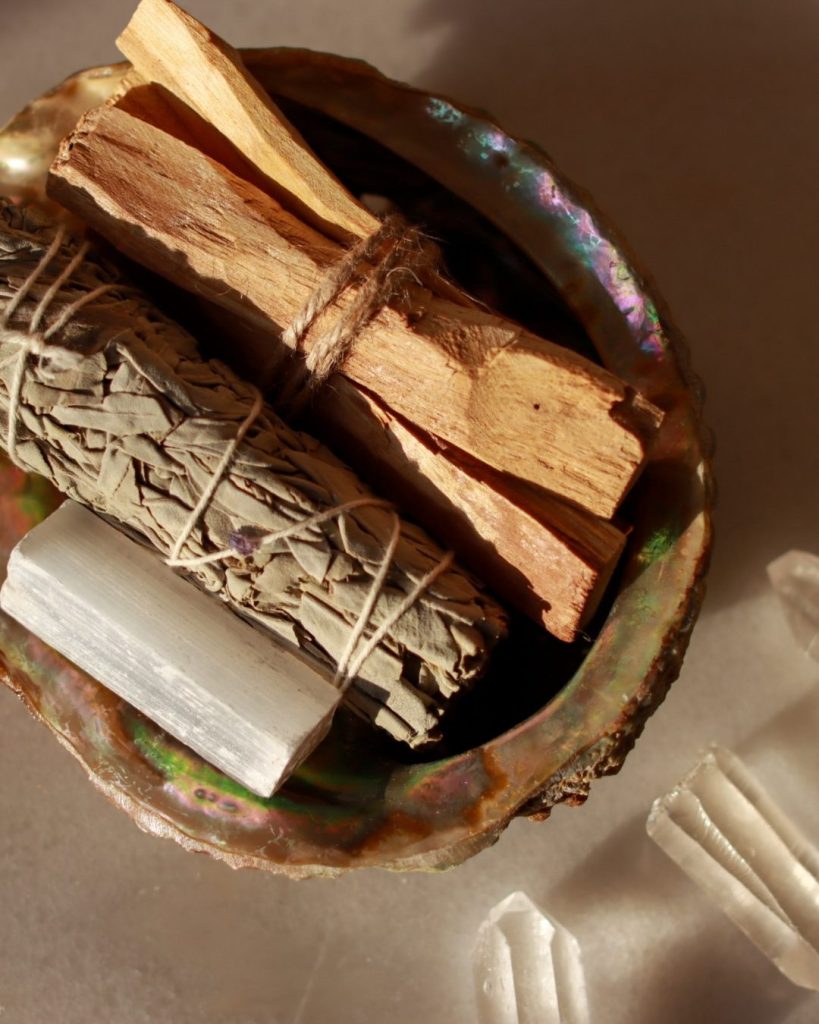 smudge-set-palo-santo-white-sage (12)