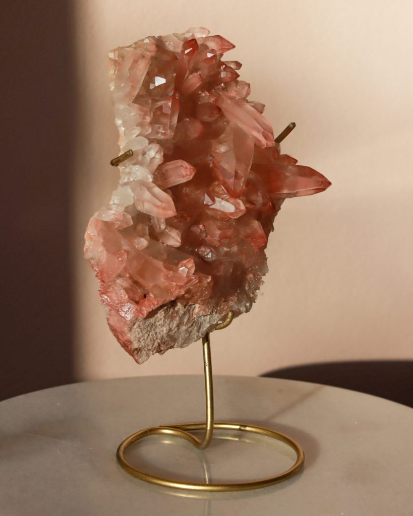 roze lemurisch kwarts cluster