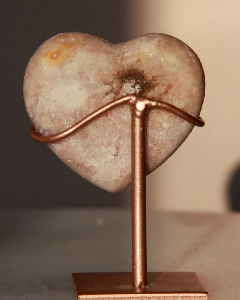 roze amethist hart edelsteen
