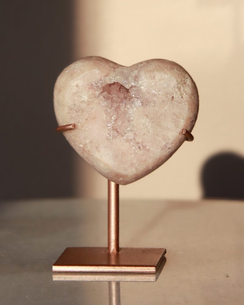 roze amethist hart edelsteen