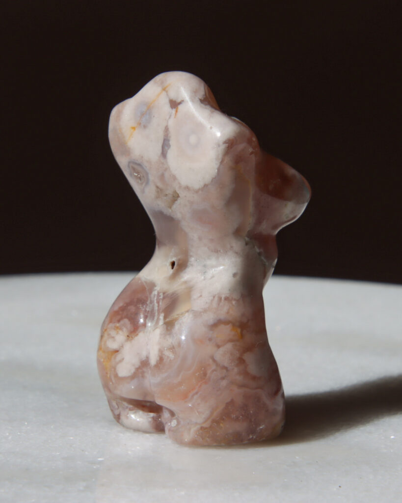 geslepen-bloemagaat-body-edelsteen_0425