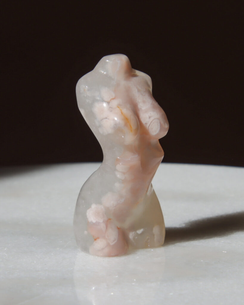 geslepen-bloemagaat-body-edelsteen_0450