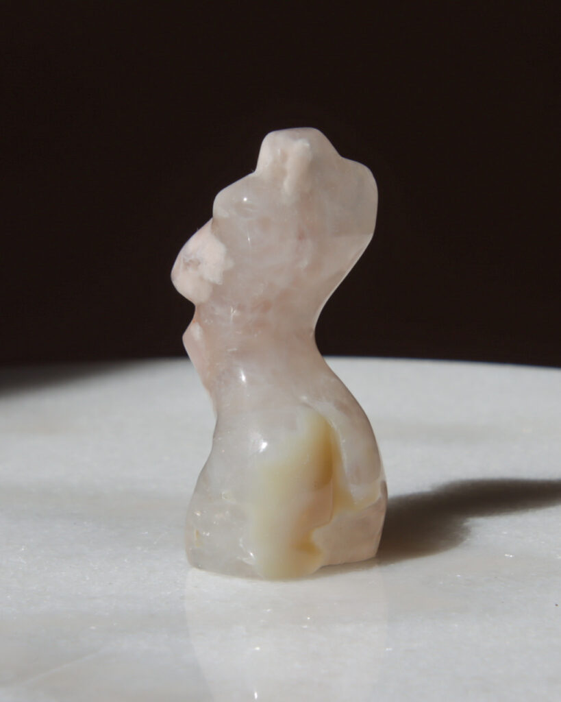 geslepen-bloemagaat-body-edelsteen_0452